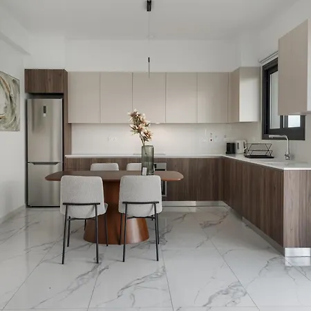 Апартаменти Phaedrus Living Opalia Residences Crystal